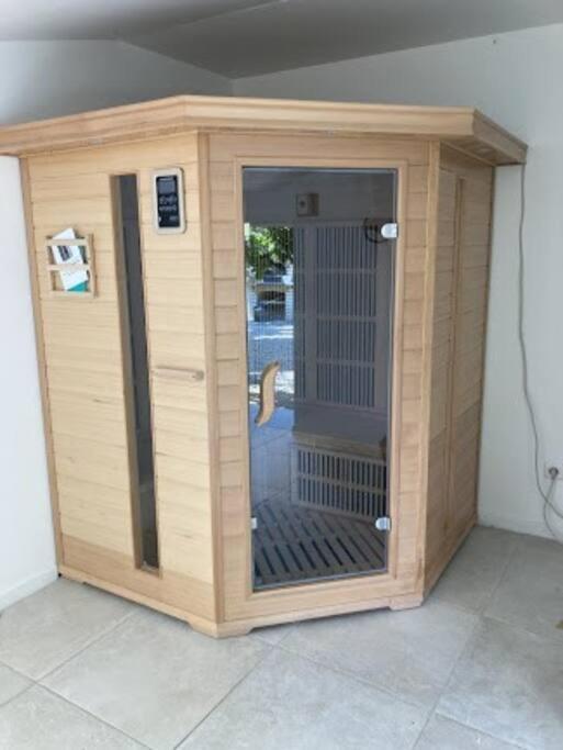 Gite 2-4 Couchages Situe Dans Un Magnifique Jardin Saint-Vivien  Exterior foto